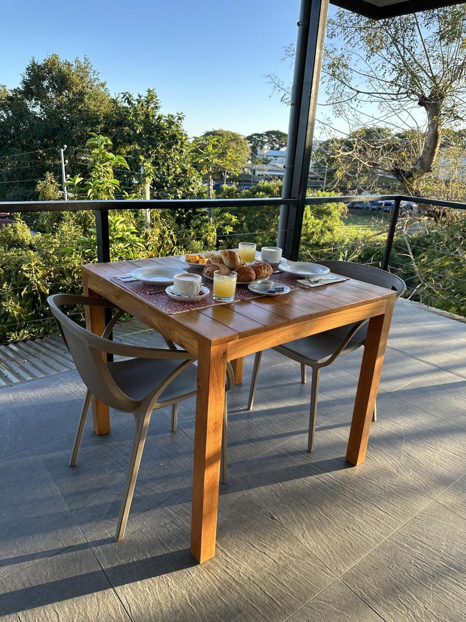 Ononui Lodge Airport, Ocean-View, Private Bathroom And Balcony, Free Wifi And Parking, On-Site Car Rental Faaa Eksteriør billede
