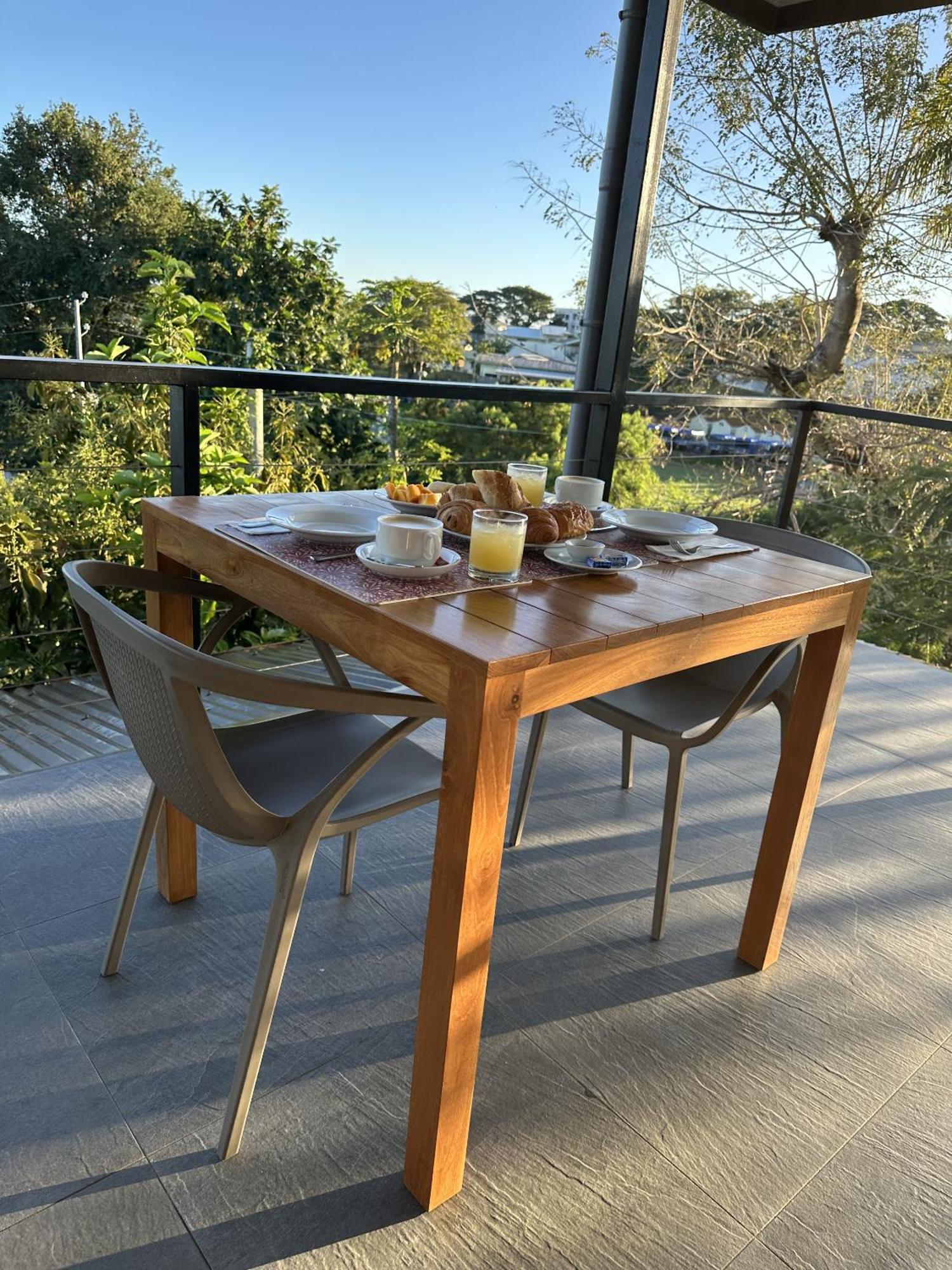 Ononui Lodge Airport, Ocean-View, Private Bathroom And Balcony, Free Wifi And Parking, On-Site Car Rental Faaa Eksteriør billede
