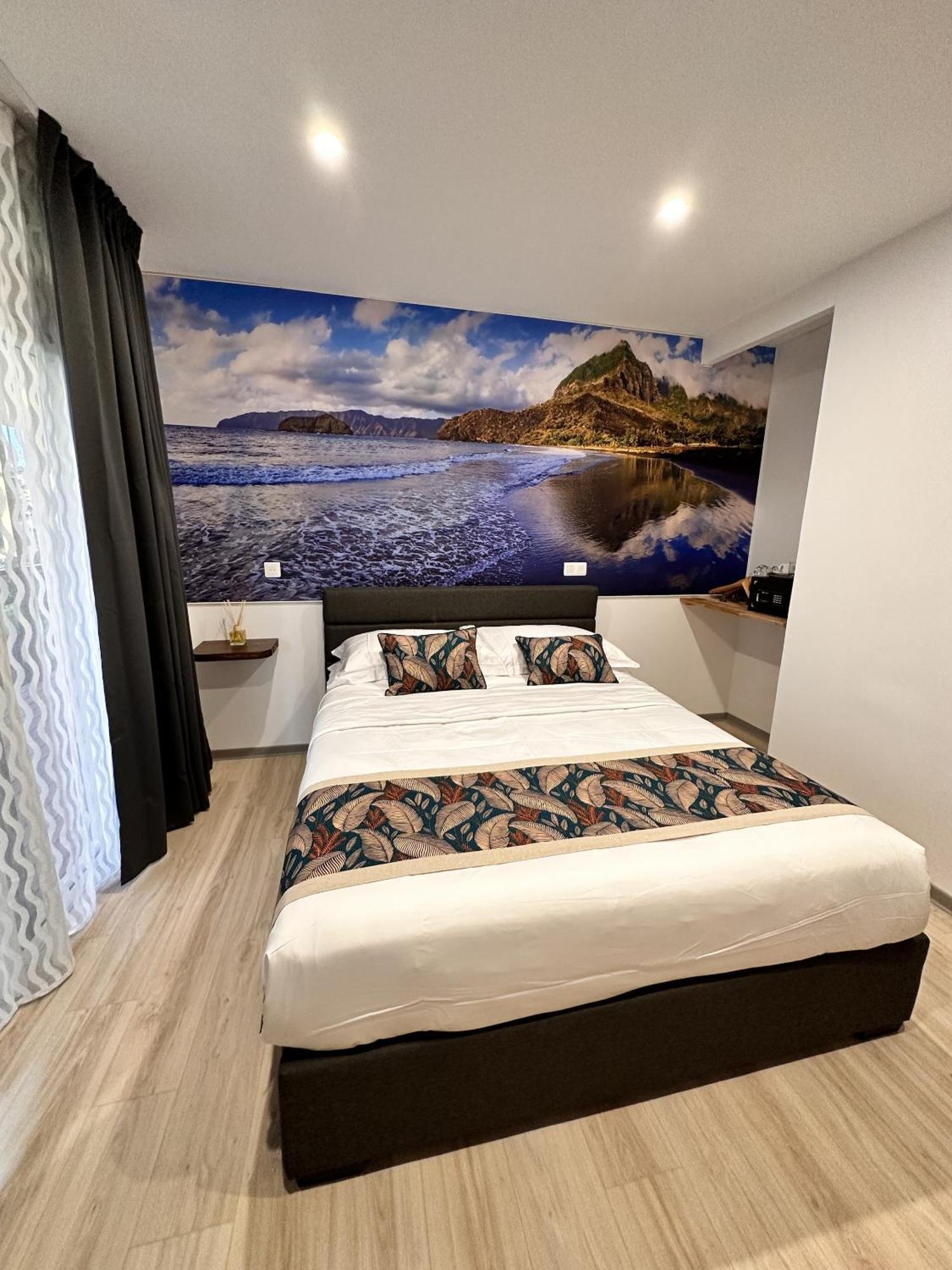 Ononui Lodge Airport, Ocean-View, Private Bathroom And Balcony, Free Wifi And Parking, On-Site Car Rental Faaa Eksteriør billede