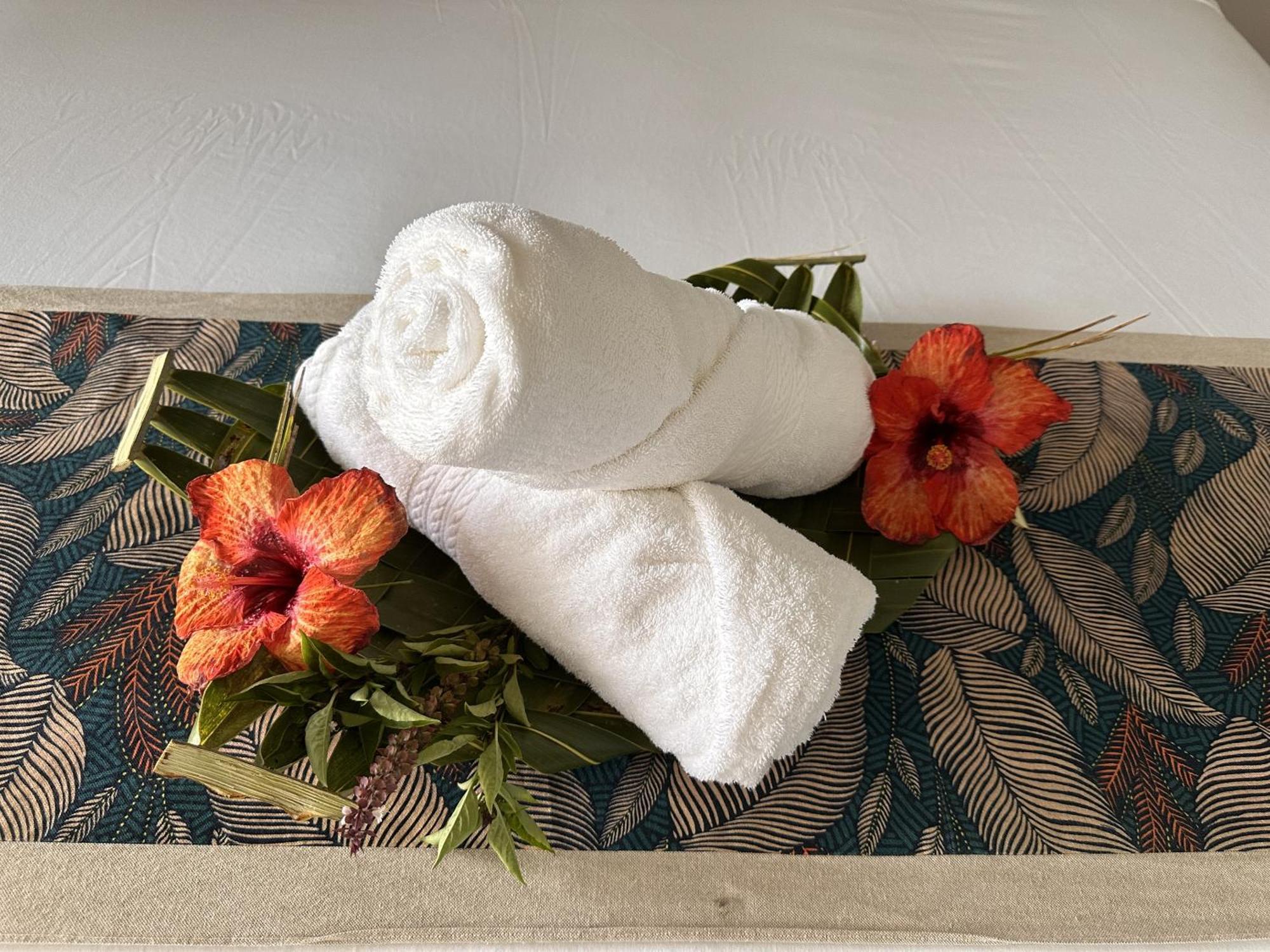 Ononui Lodge Airport, Ocean-View, Private Bathroom And Balcony, Free Wifi And Parking, On-Site Car Rental Faaa Eksteriør billede